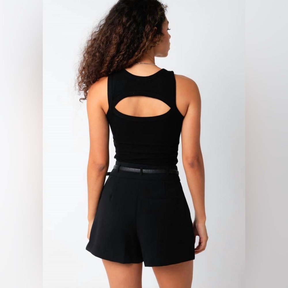 Olivaceous Ribbed Back Peep Show Muscle Tank In Black